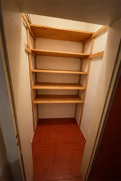 Zimmer vor der Entrümpelung